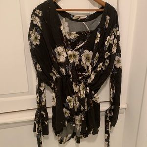 Free People L/S Floral blouse size XS tie sleeve